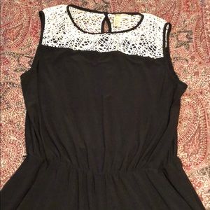 SizeL: Black wide leg jump suit w/ net collar